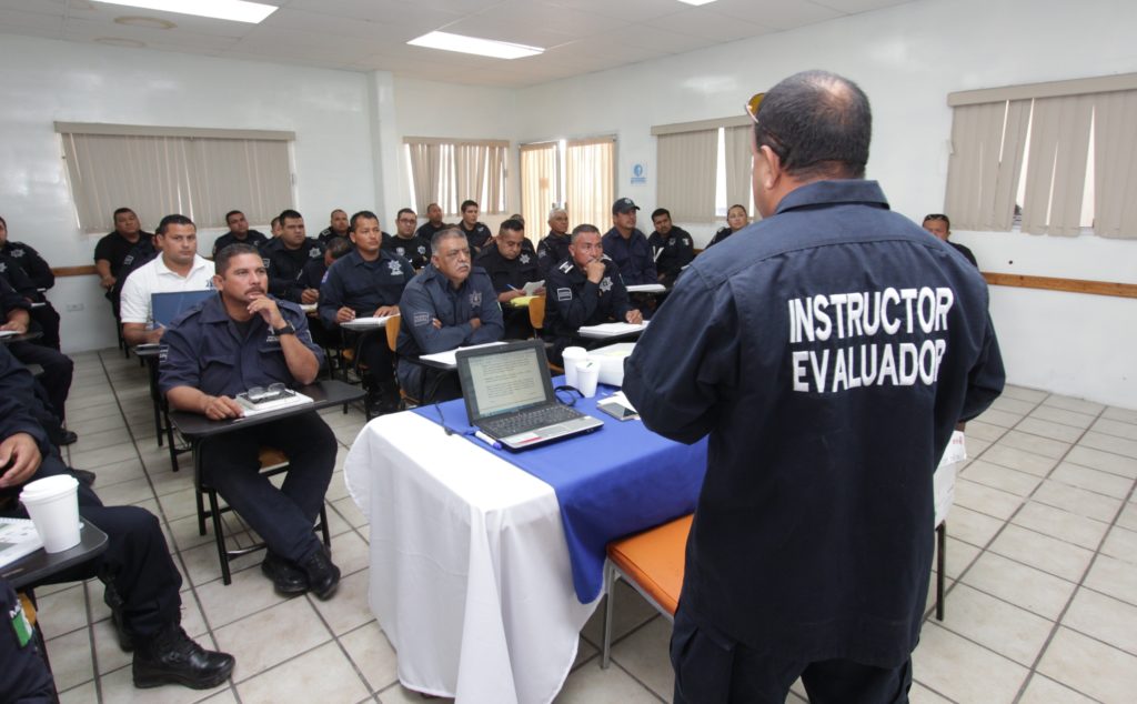 CAPACITACIÓN CONTINUA A ELEMENTOS DE LA POLICÍA MUNICIPAL DE LA PAZ ...